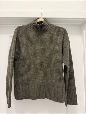 Everlane Honeycomb Funnel Neck Wool Cashmere Olive Sweater